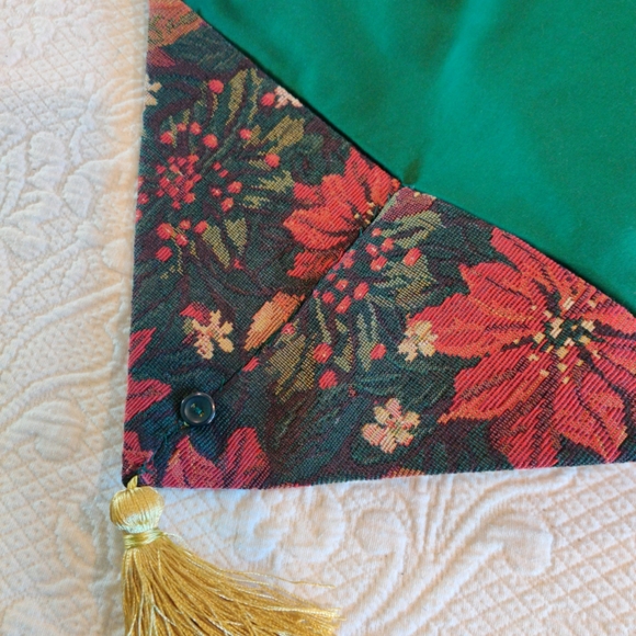 Poinsettia Christmas Holiday Dinner Party Table Runner Approx 13 X 70 - Picture 7 of 7